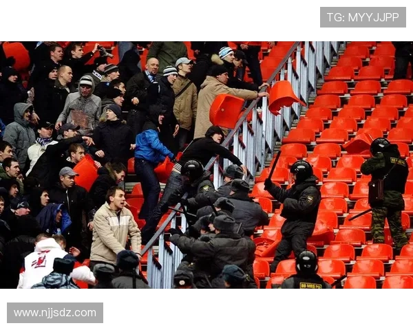 足球明星在黑帮中的影响力与地位探讨及其背后的社会现象分析 足球明星在黑帮中的影响力与地位探讨及其背后的社会现象分析