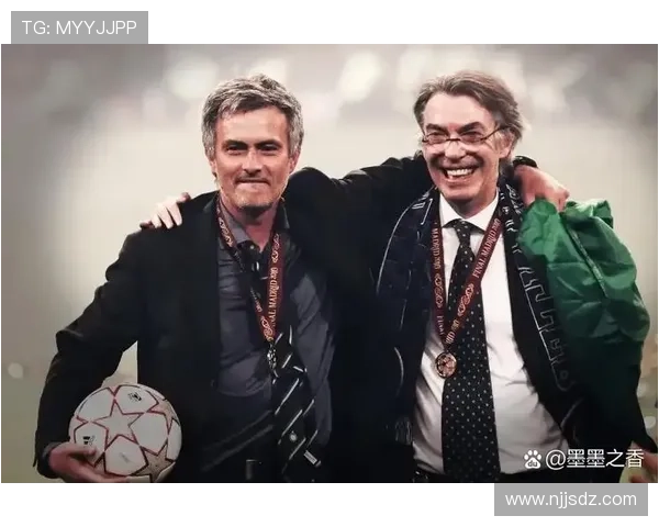 足球明星同框瞬间定格传奇时刻见证球场荣耀与友谊的完美结合